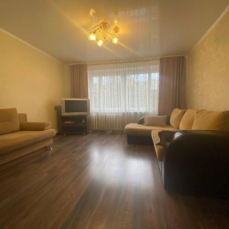 Apartment At Zhukova Street Baranavichy Esterno foto