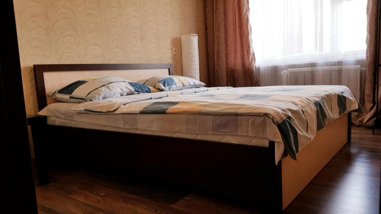 Apartment At Zhukova Street Baranavichy Esterno foto