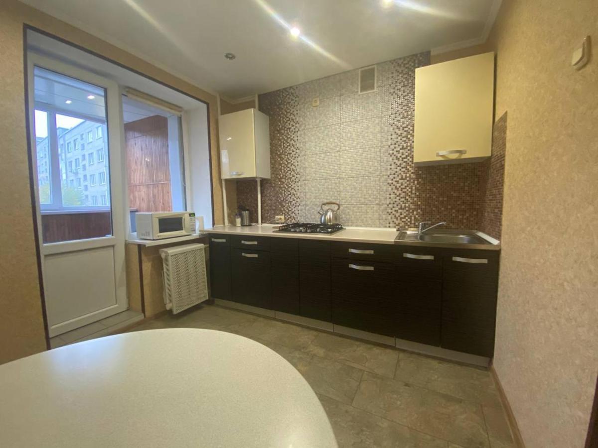 Apartment At Zhukova Street Baranavichy Esterno foto