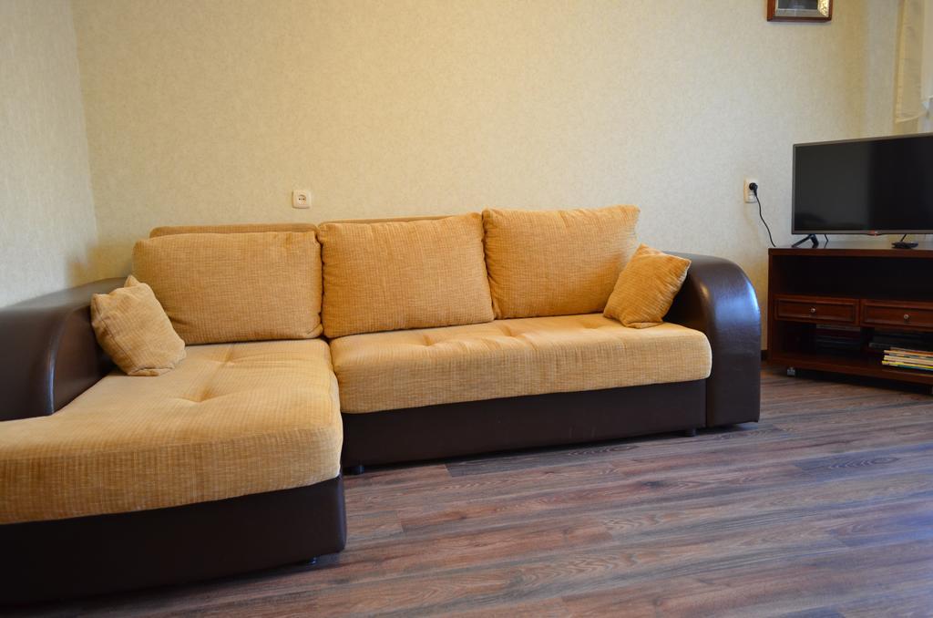 Apartment At Zhukova Street Baranavichy Esterno foto