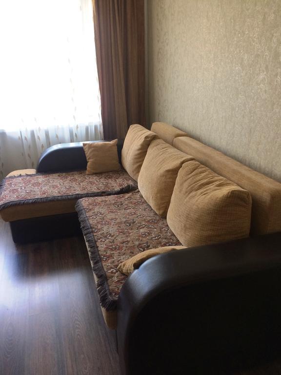 Apartment At Zhukova Street Baranavichy Esterno foto