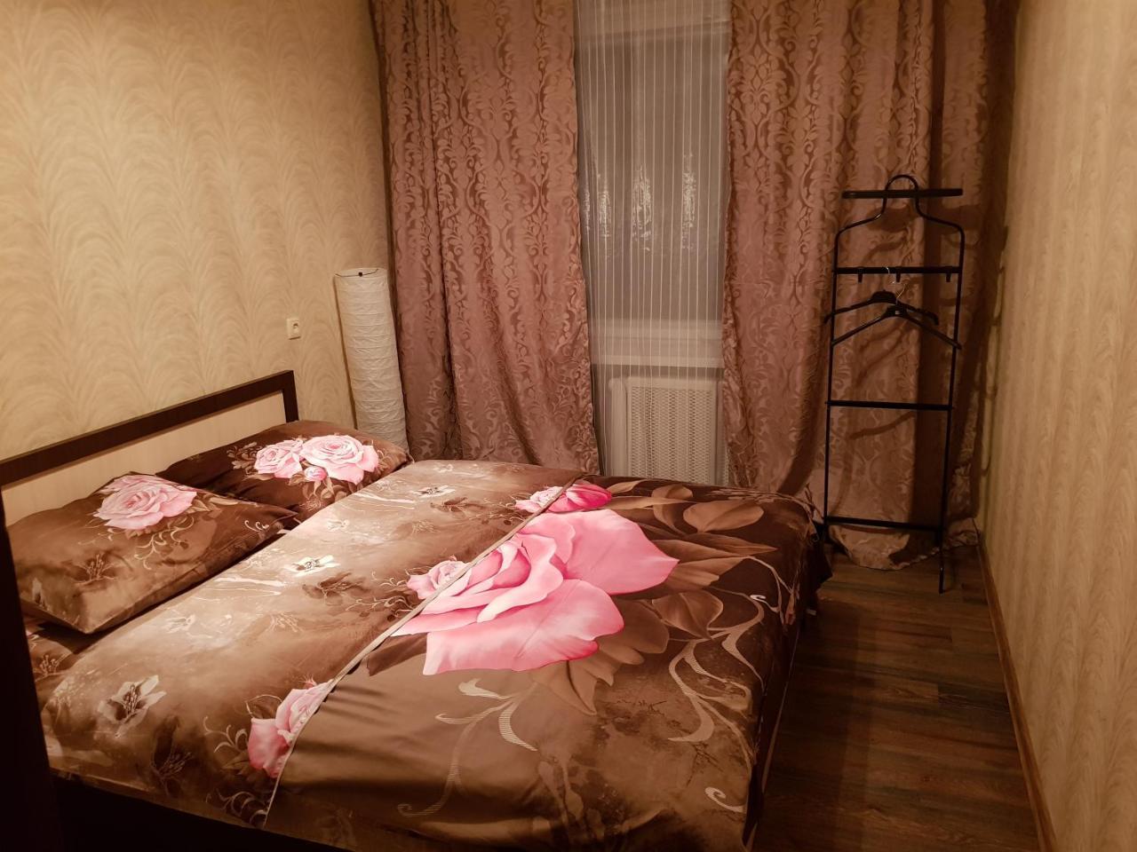 Apartment At Zhukova Street Baranavichy Esterno foto